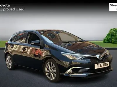 Usado Toyota Auris Hybrid 136 HP (100 kW) 2017 Citadino