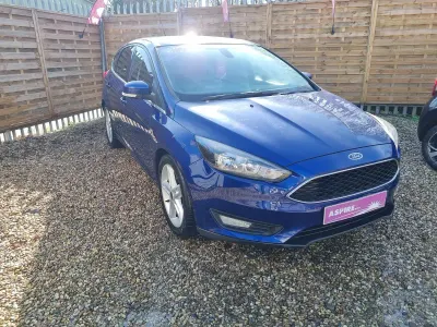 Used Ford Focus Zetec 120 HP (88 kW) 2015 Blue Hatchback