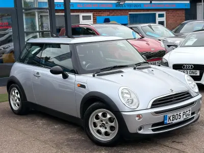 Usado Mini ONE Hatch 2005 Plateado Utilitario