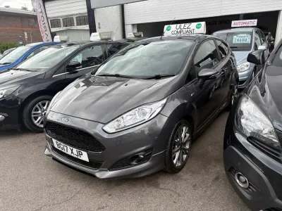 Begagnad Ford Fiesta ST-Line 2017 Grå Halvkombi
