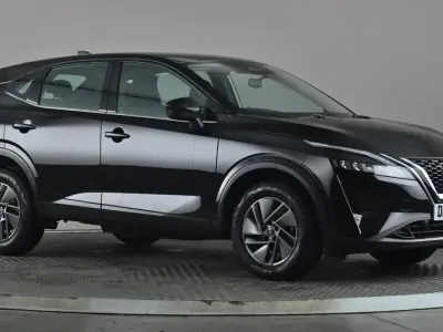 Usado Nissan Qashqai Acenta Premium 140 CV (102 kW) 2024 Negro SUV