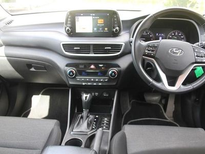Usado Hyundai Tucson SE 177 CV (130 kW) 2019 Gris SUV