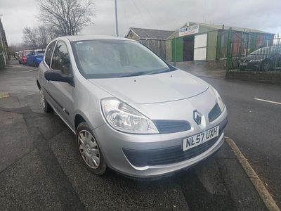 Silver Used 2007 Renault Clio II Expression Hatchback | £1,990 (Good price)