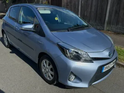 Used Toyota Yaris T4 100 HP (73 kW) 2013 Blue Hatchback