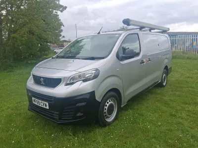Used Peugeot Expert 120 HP (88 kW) 2019 Silver Van