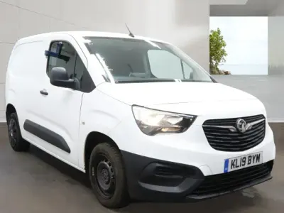Used Vauxhall Combo Edition 75 HP (55 kW) 2019 White MPV