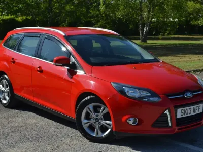Używany Ford Focus Zetec 2013 Czerwony Kombi