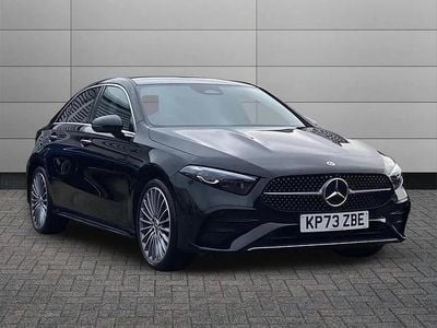 Begagnad Mercedes A250 AMG Line Premium Plus 218 HK (160 kW) 2023 Svart Sedan