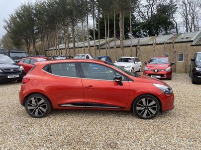 Used Renault Clio IV Dynamique 2015 Red Hatchback