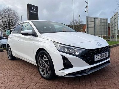 White Used 2025 Hyundai i20 Advanced Hatchback | £15,750 (Fair price)