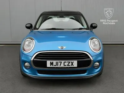Używany Mini Cooper Hatch 134 KM (98 kW) 2017 Niebieski Hatchback
