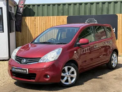 Used Nissan Note Tekna 110 HP (80 kW) 2011 Red Hatchback