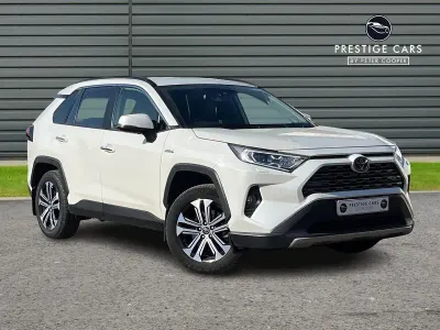 Käytetty Toyota RAV4 2019 Valkoinen Katumaasturi