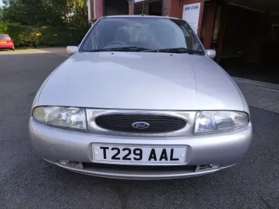 Used Ford Fiesta Ghia 75 HP (55 kW) 1999 Silver Hatchback