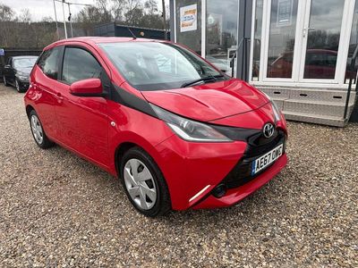 Used Toyota Aygo X-play 69 HP (50 kW) 2017 Red Hatchback