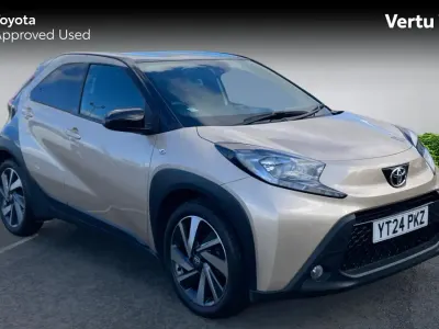 Used Toyota Aygo X 72 HP (52 kW) 2024 Gold SUV