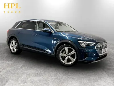 Usado Audi e-tron Design 230 kW (313 HP) 2021 Azul SUV