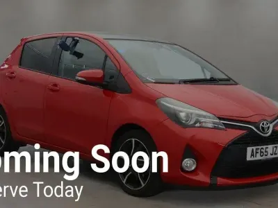 Begagnad Toyota Yaris Sport 99 HK (72 kW) 2015 Röd Halvkombi