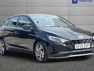 Used Hyundai i20 Advanced 101 HP (74 kW) 2025 Black Hatchback