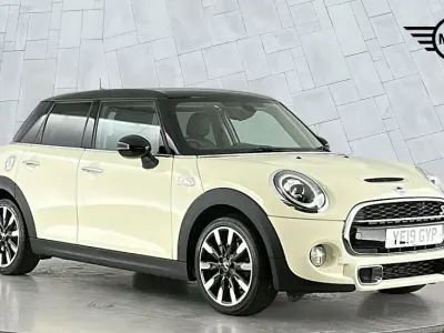Used Mini Cooper S Exclusive 189 HP (139 kW) 2019 White Hatchback