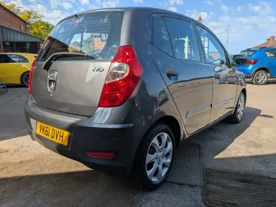 Used Hyundai i10 Classic 85 HP (62 kW) 2011 Grey Hatchback
