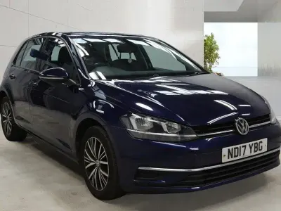 Used VW Golf VII SE 115 HP (84 kW) 2017 Blue Hatchback
