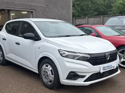 Used Dacia Sandero Essentiel 91 HP (66 kW) 2022 White Hatchback