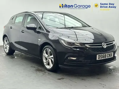 Used Vauxhall Astra SRi 105 HP (77 kW) 2018 Black Hatchback