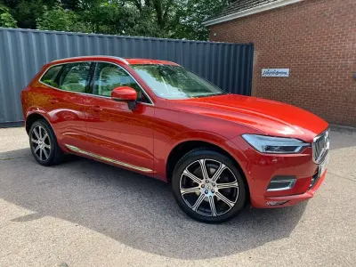 Used Volvo XC60 Inscription 250 HP (183 kW) 2019 Red SUV