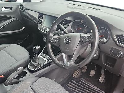 Used Vauxhall Crossland Elite 110 HP (80 kW) 2021 Red SUV