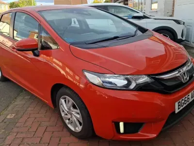 Used Honda Jazz SE 102 HP (75 kW) 2016 Orange Hatchback