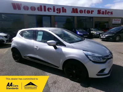 Usado Renault Clio IV Dynamique 90 CV (66 kW) 2018 Plateado Utilitario