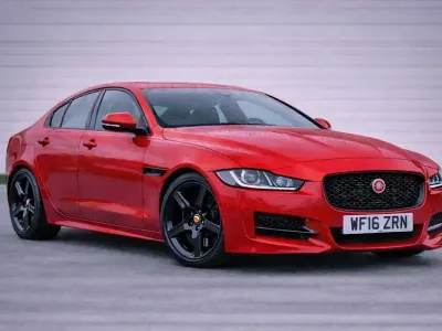 Used Jaguar XE R-Sport 180 HP (132 kW) 2016 Red Sedan
