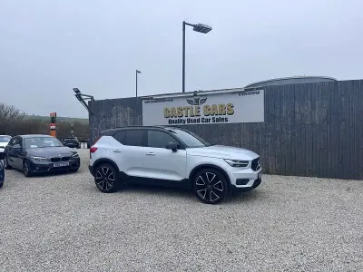 Used Volvo XC40 R-Design Pro 150 HP (110 kW) 2019 Glacier silver SUV