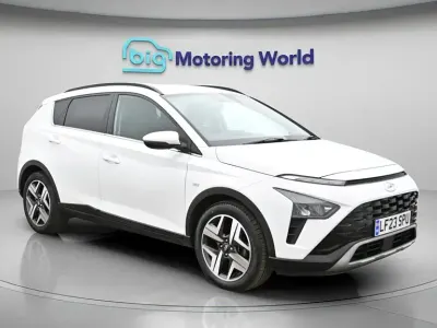 Begagnad Hyundai Bayon Premium 100 HK (73 kW) 2023 Vit SUV