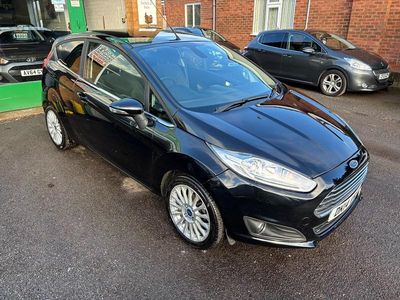 Black Used 2014 Ford Fiesta Titanium Hatchback | £3,995 (Good price)