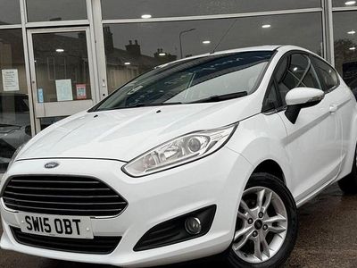 Used Ford Fiesta Zetec 82 HP (60 kW) 2015 White Hatchback