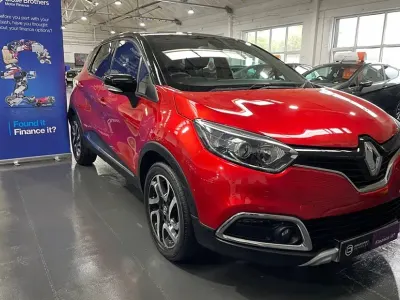 Gebraucht Renault Captur Signature 90 PS (66 kW) 2016 Rot SUV