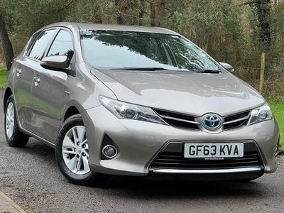 Used Toyota Auris Hybrid 136 HP (100 kW) 2013 Bronze Hatchback