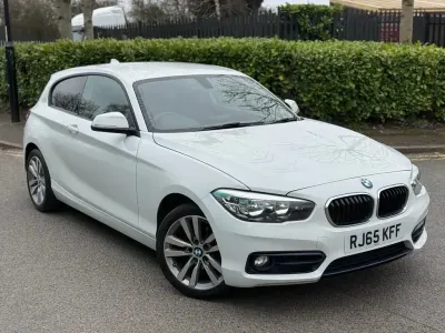 Używany BMW 118 Sport Line 136 KM (100 kW) 2015 Biały Hatchback