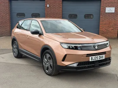 Used Vauxhall Grandland X Design Edition 134 HP (98 kW) 2025 Brown SUV