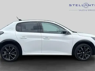 Used Peugeot 208 GT 129 HP (94 kW) 2023 White Hatchback