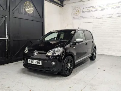 Begagnad VW up! CLUB 2016 Svart Halvkombi