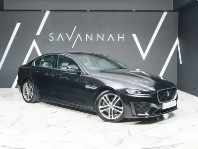 Używany Jaguar XE R-Dynamic 204 KM (150 kW) 2023 Czarny Sedan/Limuzyna