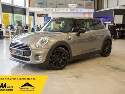 Begagnad Mini Cooper Hatch 136 HK (100 kW) 2018 Silver Halvkombi