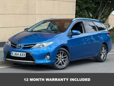 Used Toyota Auris 132 HP (97 kW) 2014 Blue Estate