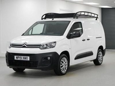 Used Citroën Berlingo 100 HP (73 kW) 2019 White MPV