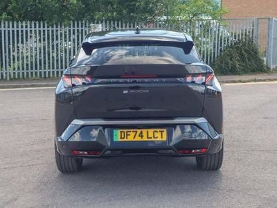 Peugeot e-3008