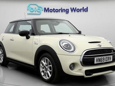 Used Mini Cooper S Classic 192 HP (141 kW) 2019 White Hatchback