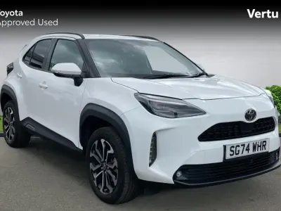 Usado Toyota Yaris Hybrid Design 116 HP (85 kW) 2024 Carrinha